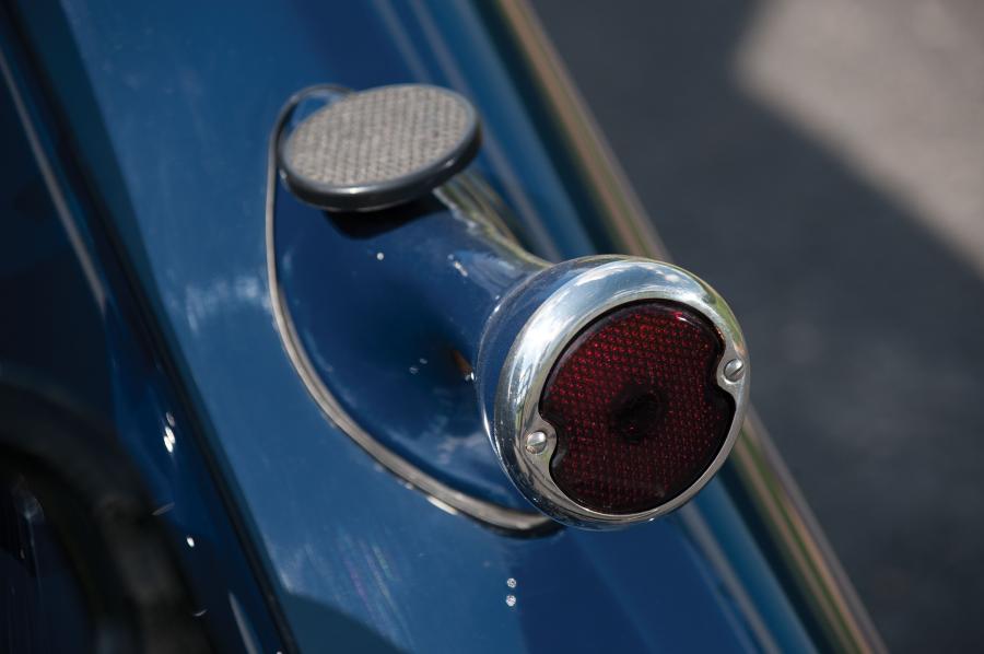  Ford DeLuxe 3-Window Coupe 1935 года  (фото 32 из 50)